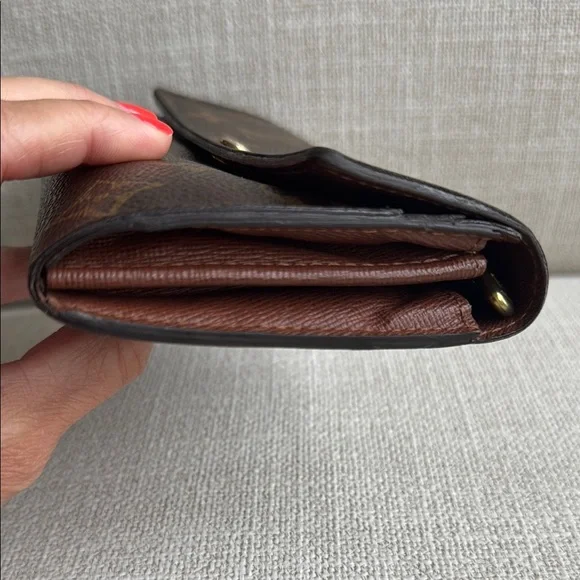 LV Monogram Sarah Wallet - Picture 4 of 13